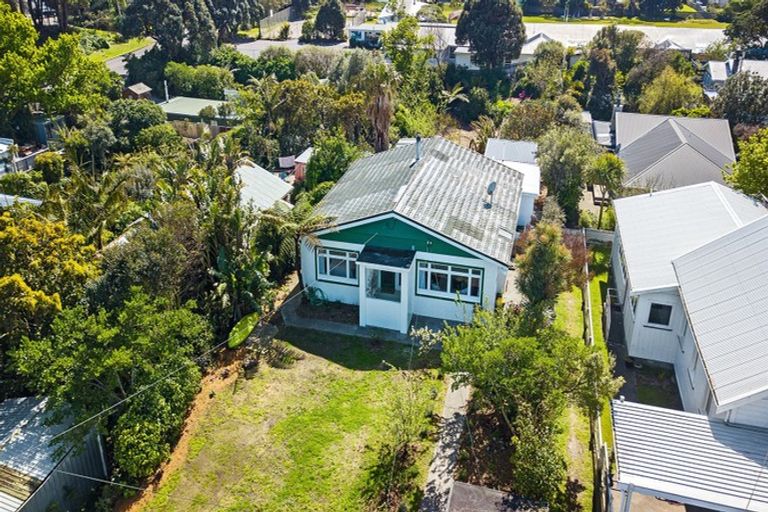 Photo of property in 31 Ocean Road, Paekakariki, 5034