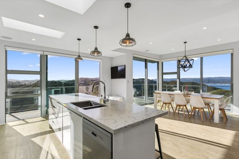 Photo of property in 8 Imran Terrace, Khandallah, Wellington, 6035