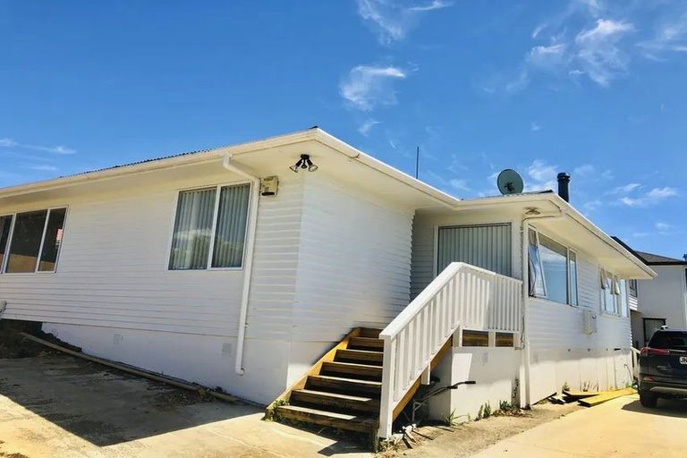 Photo of property in 83 Bruce Road, Glenfield, Auckland, 0629