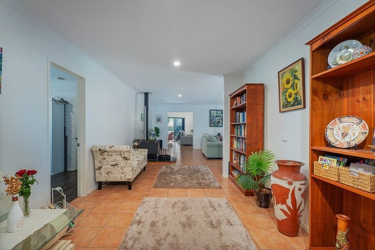 Photo of property in 51 Cholmondeley Crescent, Whitianga, 3510