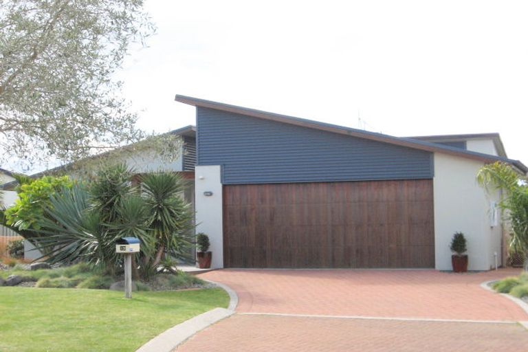 Photo of property in 12 Hinemarama Close, Papamoa Beach, Papamoa, 3118