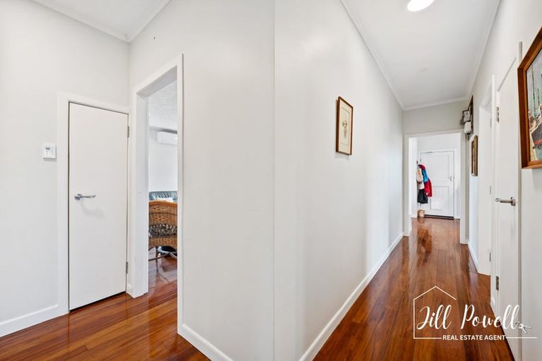 Photo of property in 13 View Street, Maungaturoto, 0520