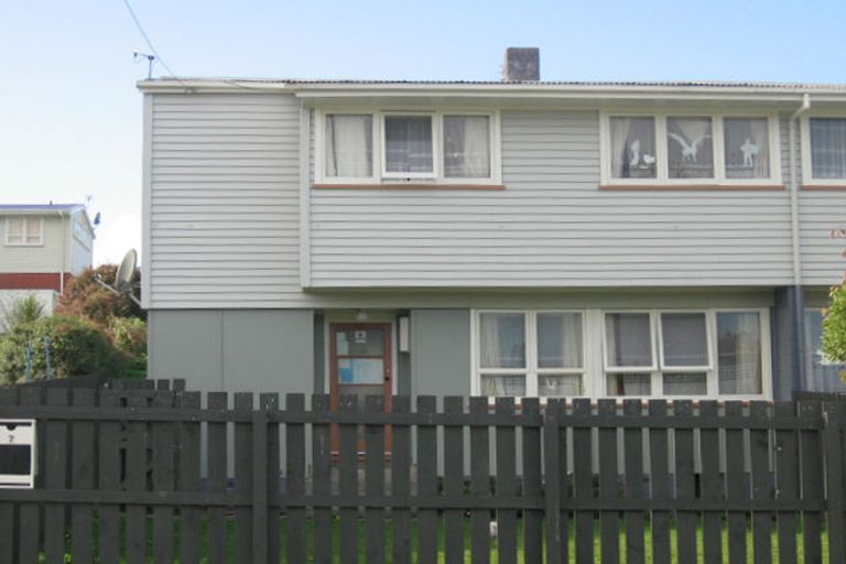 Photo of property in 7-9 Levant Street, Cannons Creek, Porirua, 5024
