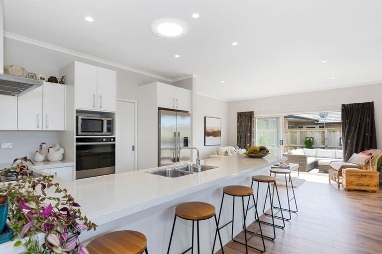 Photo of property in 150 Oriental Parade, Papamoa Beach, Papamoa, 3118