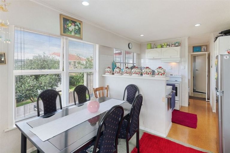 Photo of property in 17 Beaumonts Way, Manurewa, Auckland, 2102