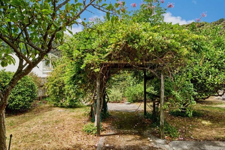 Photo of property in 45 Marine Parade, Eastbourne, Lower Hutt, 5013