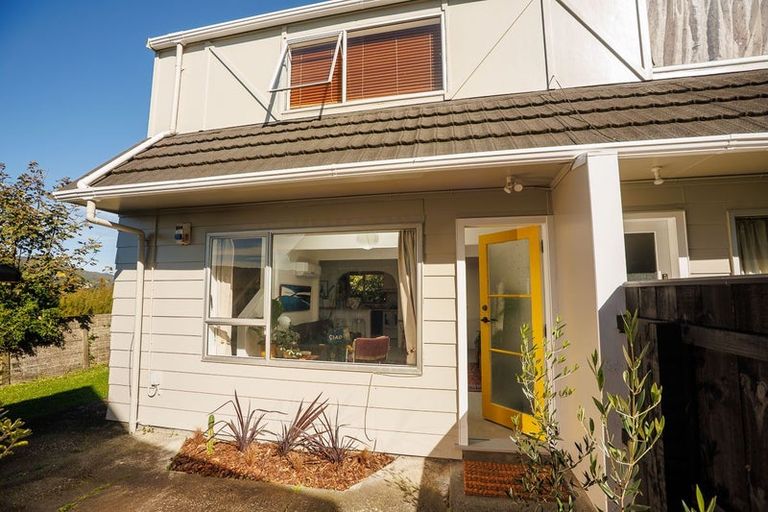 Photo of property in 264c Grounsell Crescent, Belmont, Lower Hutt, 5010