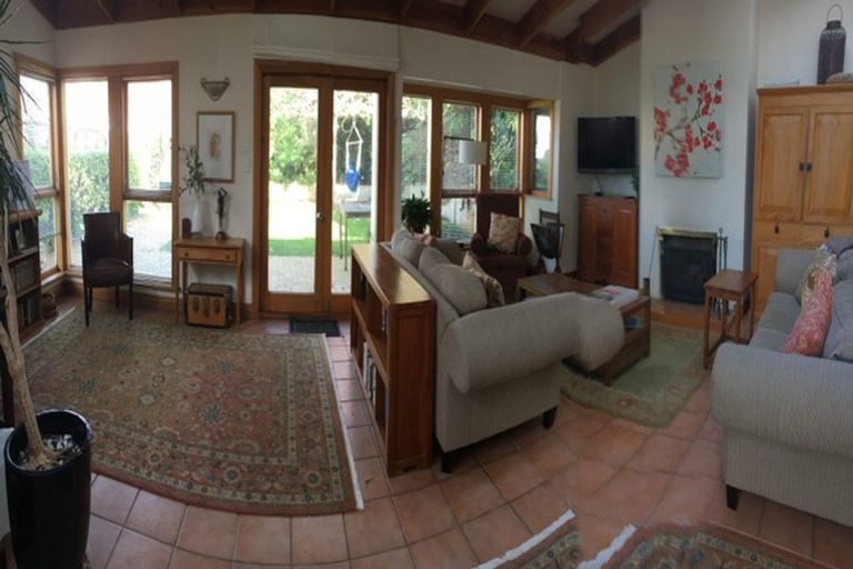 Photo of property in 3 Newman Terrace, Thorndon, Wellington, 6011