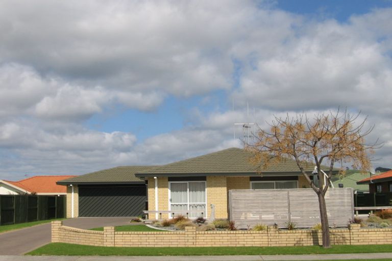 Photo of property in 15 Dalton Drive, Papamoa Beach, Papamoa, 3118