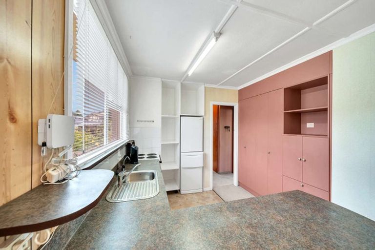 Photo of property in 12 Oxford Street, Holmes Hill, Oamaru, 9401