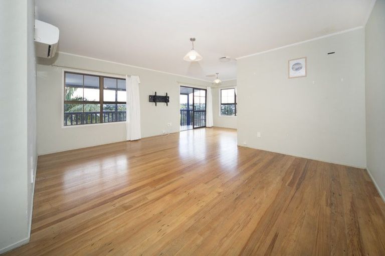 Photo of property in 41 Squirrel Lane, Browns Bay, Auckland, 0630