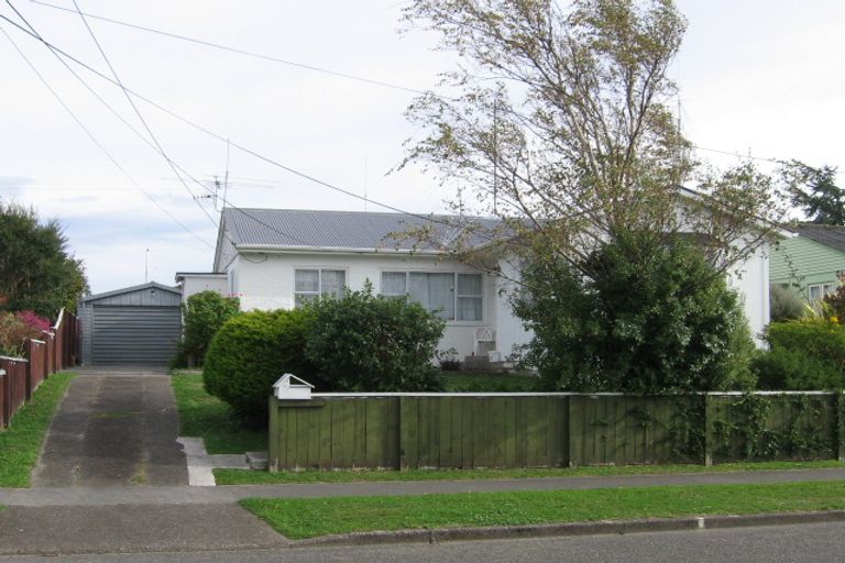 Photo of property in 5 Gillespie Street, Taita, Lower Hutt, 5011