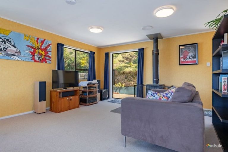 Photo of property in 7 Westra View, Tawa, Wellington, 5028