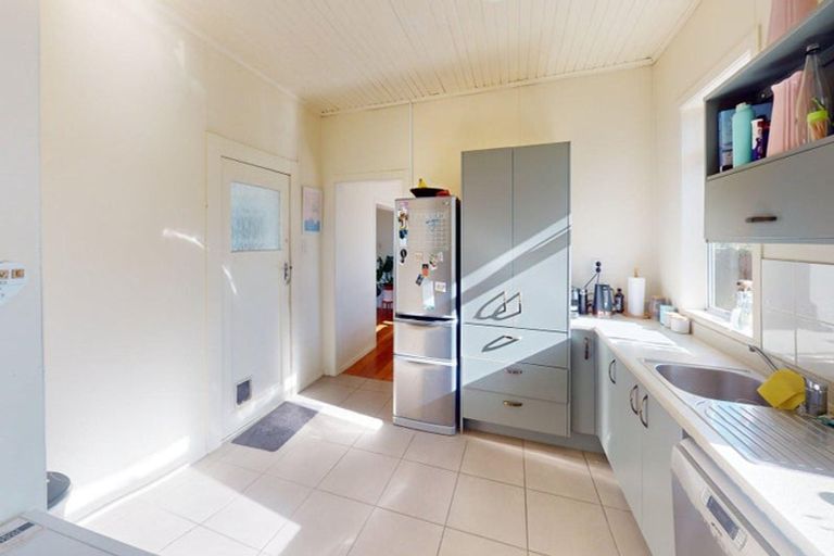 Photo of property in 11 Lyon Street, Marton, 4710