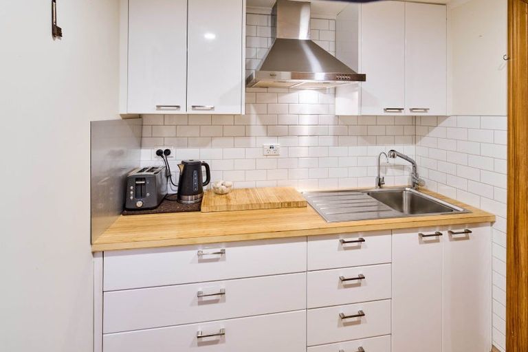 Photo of property in 28 Ascot Street, Thorndon, Wellington, 6011