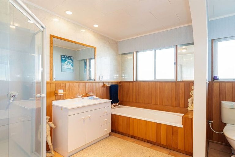 Photo of property in 80 Gray Avenue, Paraparaumu Beach, Paraparaumu, 5032