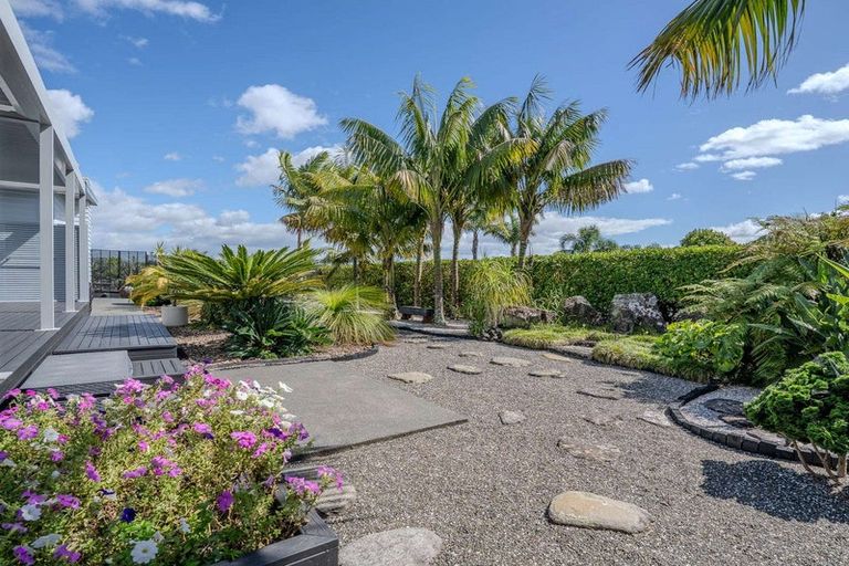 Photo of property in 10 Access Heights, Kerikeri, 0230