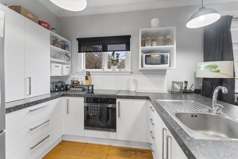 Photo of property in 16 Lincoln Road, Hillmorton, Christchurch, 8024