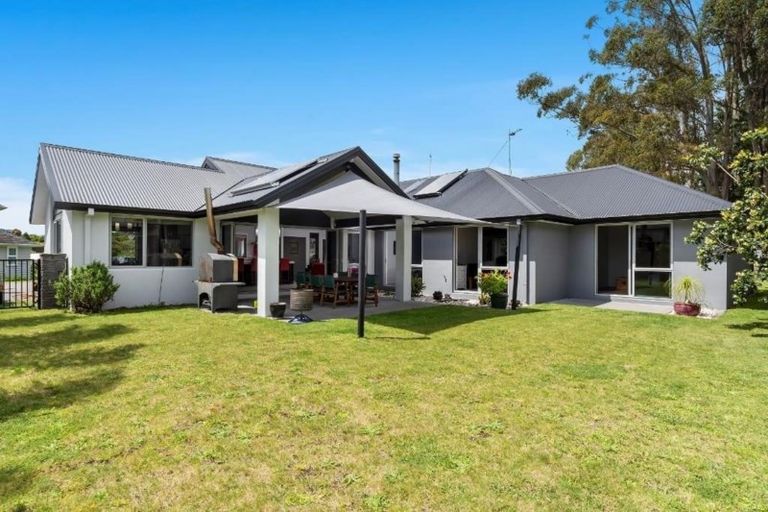 Photo of property in 24 Louise Drive, Ohauiti, Tauranga, 3112