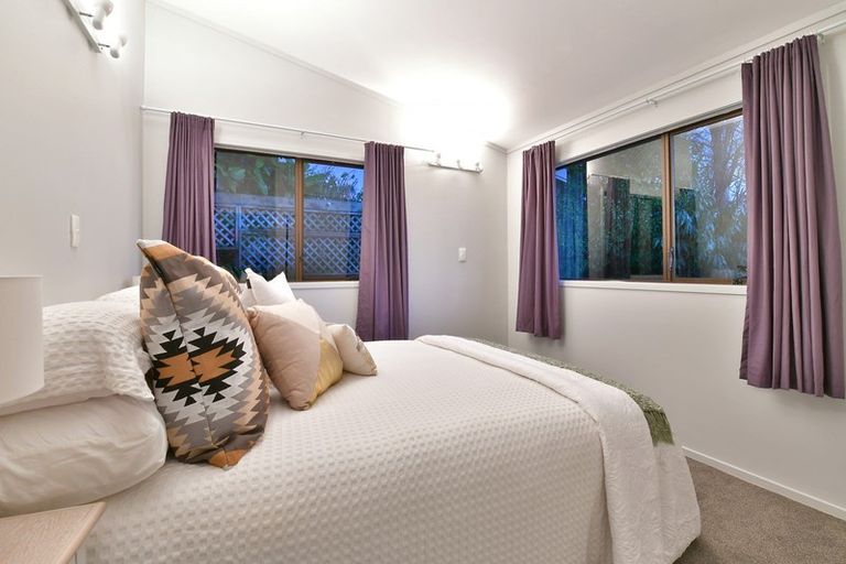 Photo of property in 159 Whangaparaoa Road, Red Beach, 0932