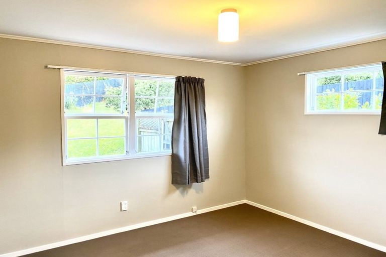 Photo of property in 1/5 Erica Road, Sunnynook, Auckland, 0620