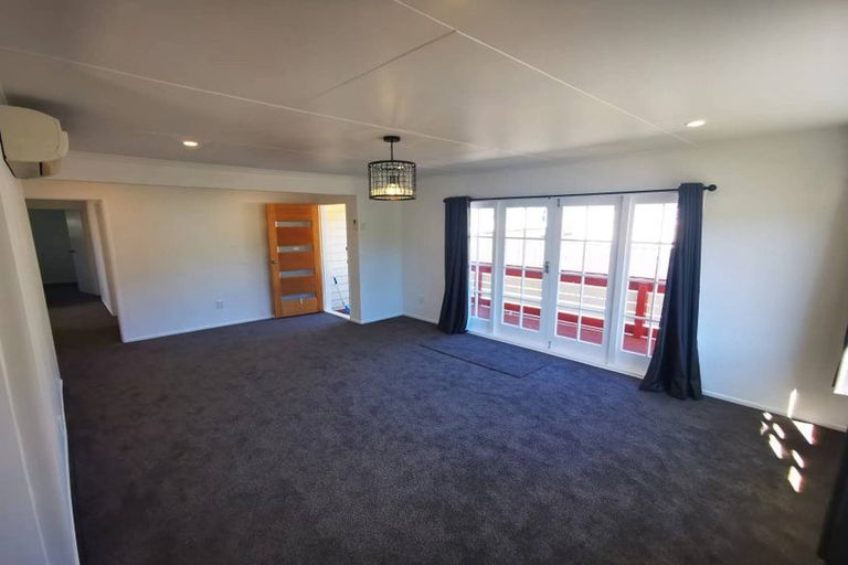 Photo of property in 33 Stockdale Street, Wainuiomata, Lower Hutt, 5014