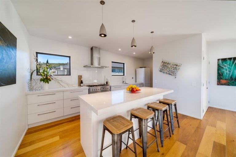 Photo of property in 18 Centre Crescent, Wanaka, 9305