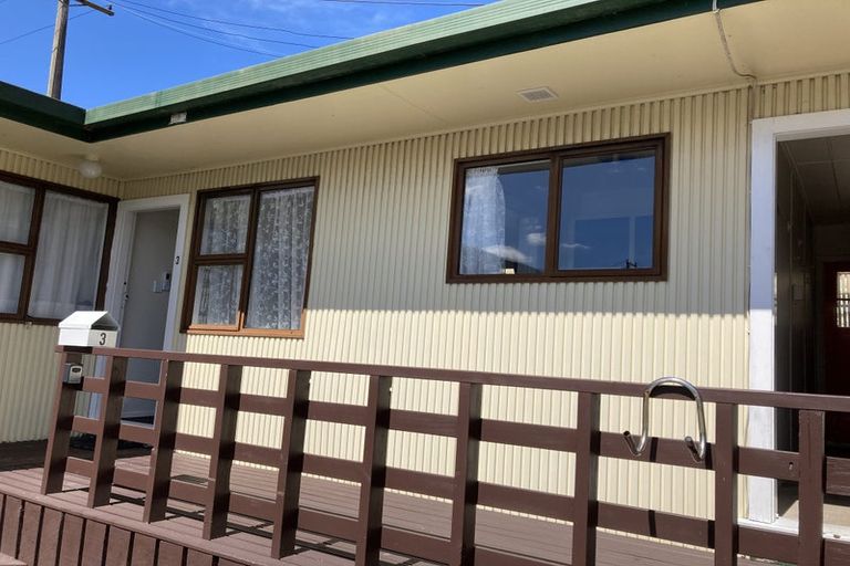 Photo of property in 3/93 Waikawa Road, Picton, 7220