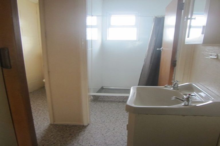 Photo of property in 2/25 Brockworth Place, Riccarton, Christchurch, 8011