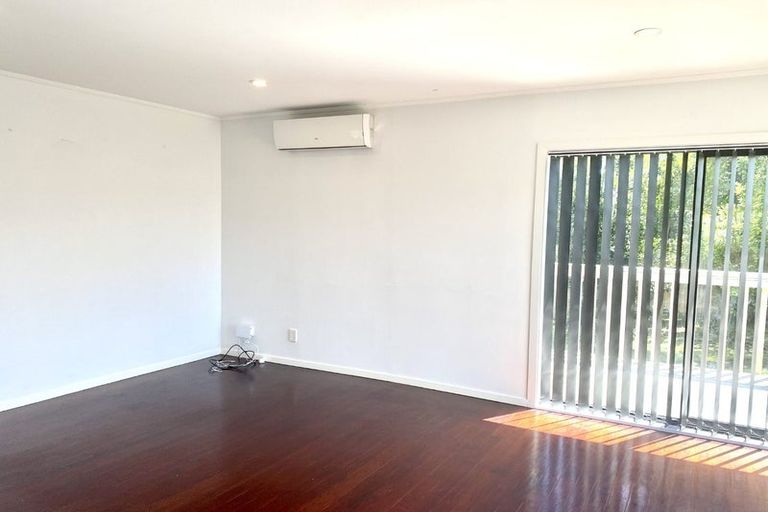 Photo of property in 123 Riverpark Crescent, Henderson, Auckland, 0610