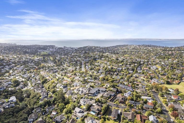 Photo of property in 2/15 Eastwood Rise, Browns Bay, Auckland, 0630