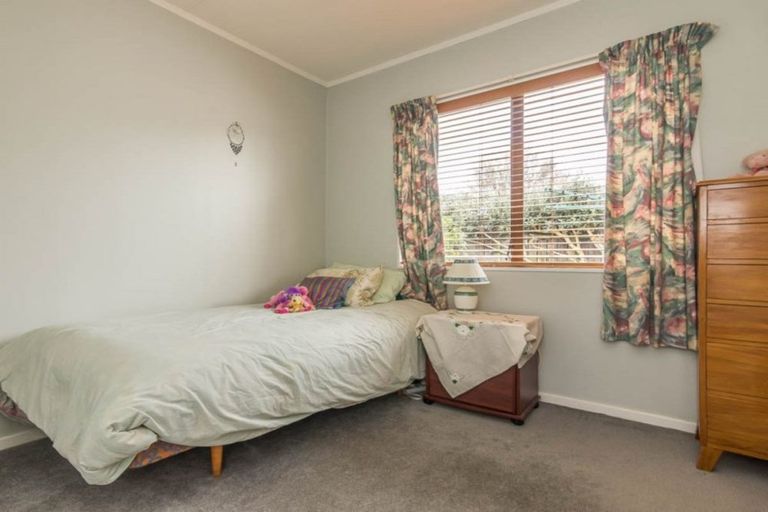 Photo of property in 1/28 Neil Avenue, Te Atatu Peninsula, Auckland, 0610