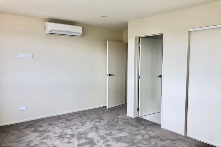 Photo of property in 17 Toanui Road, Hobsonville, Auckland, 0616