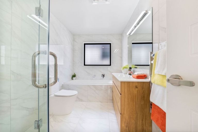 Photo of property in 52 Tir Conaill Avenue, Flat Bush, Auckland, 2019