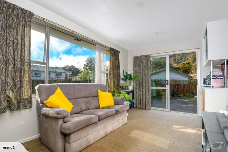 Photo of property in 11 Waimea Road, Nelson South, Nelson, 7010