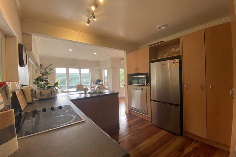 Photo of property in 35 Seaview Road, Glenfield, Auckland, 0629