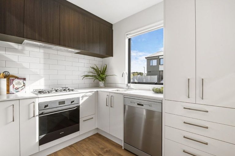 Photo of property in 13 Noel Hayden Street, Takanini, 2112