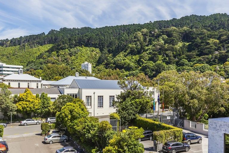 Photo of property in Hobson Court Flats, 42/70 Hobson Street, Thorndon, Wellington, 6011