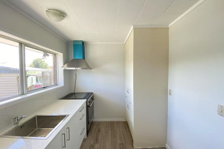 Photo of property in 1/36 Blacklock Avenue, Henderson, Auckland, 0612