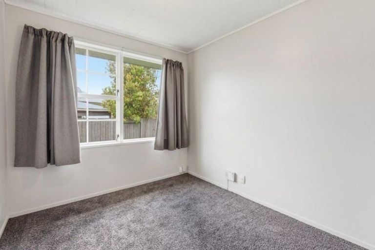 Photo of property in 52 Acacia Street, Kelvin Grove, Palmerston North, 4414