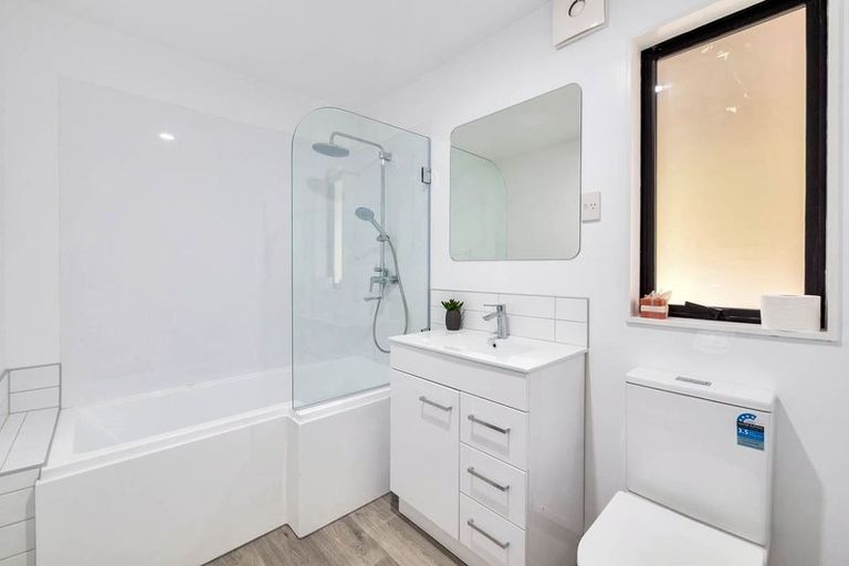 Photo of property in 50a Danbury Drive, Torbay, Auckland, 0630