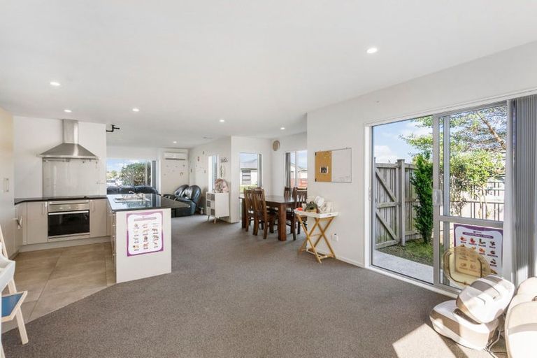 Photo of property in 1/26 Hollowout Street, Takanini, 2112