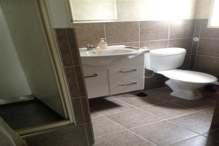 Photo of property in 17 Royal Road, Massey, Auckland, 0614