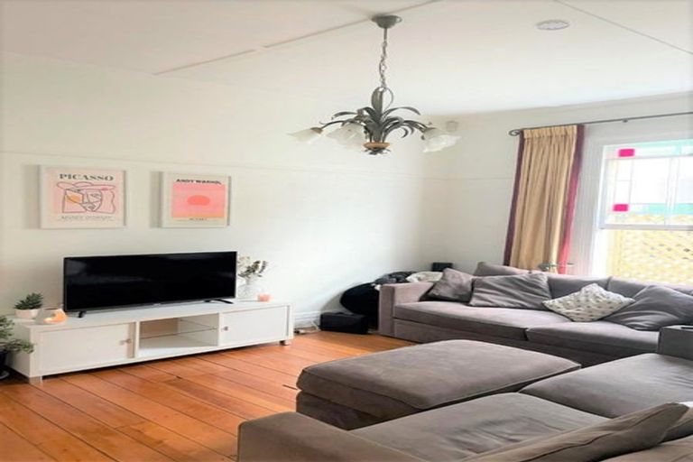 Photo of property in 39 Richmond Street, Petone, Lower Hutt, 5012