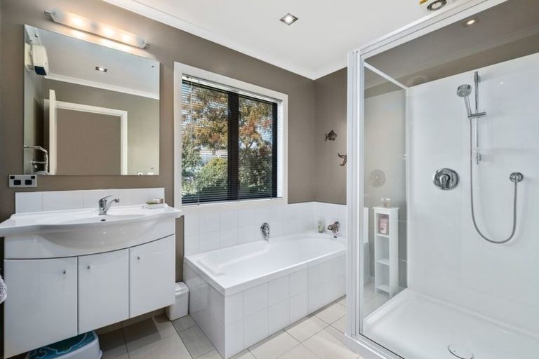 Photo of property in 19 Stonebrook Drive, Wanaka, 9305