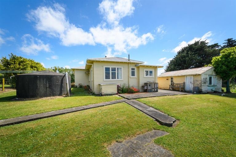 Photo of property in 56 Wightman Road, Sanson, Palmerston North, 4479