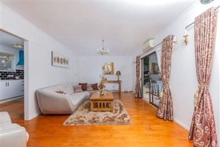 Photo of property in 6 Arosa Place, Forrest Hill, Auckland, 0620