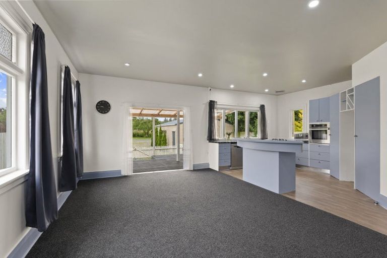 Photo of property in 3 Queen Street, Coalgate, 7673