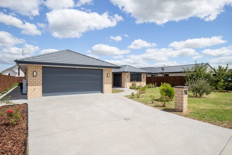 Photo of property in 27 Costello Drive, Ngatea, 3503