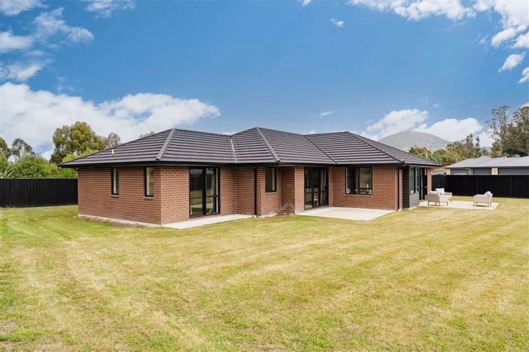 Photo of property in 43 Awa Toru Drive, Fairfield, Dunedin, 9018